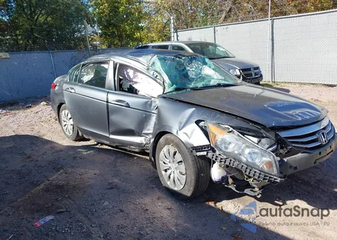 2011 Honda Accord 2.4 Lx z USA, uszkodzony, nr VIN 1HGCP2E34BA085253